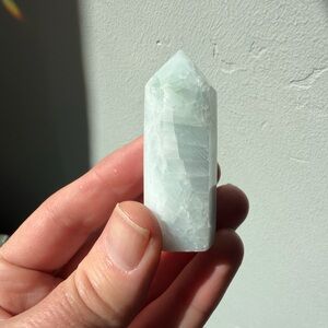 RARE Magnesite crystal tower